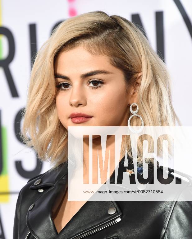 Selena Gomez arriving at the 45th Annual American Music Awards in Los Angeles, California - Nov 19, 2017 - American Music Awards 2017, Los Angeles California United States Microsoft Theatre L.A. Live