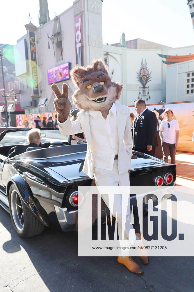 Wolf Character, Chevrolet Camaro at the Premiere of The Bad Guys 2 at the TCL Chinese Theatre IMAX Los Angeles USA - ZUMAg107 20250723_zep_g107_171