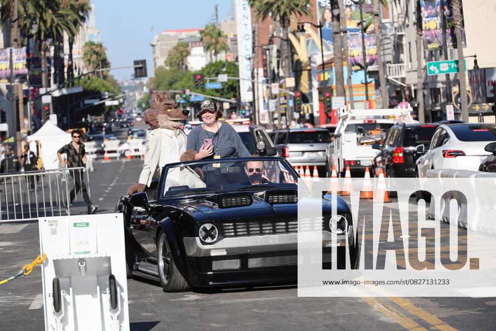 Wolf Character, Chevrolet Camaro at the Premiere of The Bad Guys 2 at the TCL Chinese Theatre IMAX Los Angeles USA - ZUMAg107 20250723_zep_g107_166