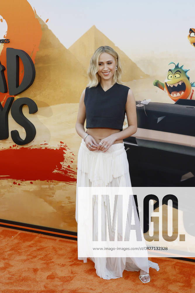 Maria Bakalova at the Premiere of The Bad Guys 2 at the TCL Chinese Theatre IMAX Los Angeles USA - ZUMAg107 20250723_zep_g107_101