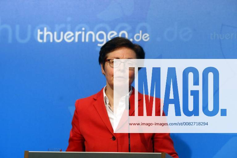 Erfurt Regierungsmedienkonferenz Thüringen Finanzministerin Heike Taubert mit der Bilanz der Finanzämter für das Jahr 2017. Am Ende der Konferenz gab sie ein Statement zur Grunsteuerentscheidung am Bundesverfassungsgerichthof in Karlsruhe