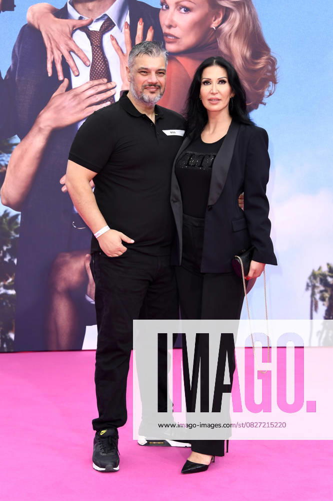 Imad Mardnli und Samia Mardnli bei der Deutschlandpremiere von DIE NACKTE KANONE in Berlin am 24.07.2025