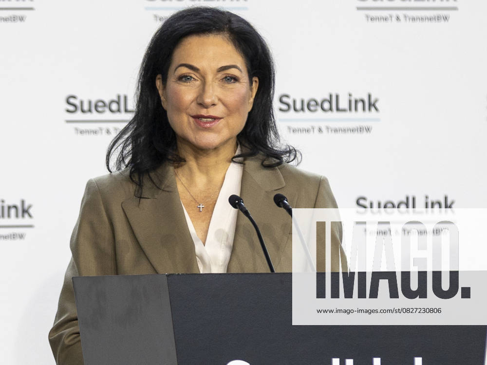 Katherina Reiche Bundesministerin für Wirtschaft und Energie Event: Ministerpräsident Dr. Markus Söder gemeinsam mit Katherina Reiche, Bundesministerin für Wirtschaft und Energie, sowie Dorothee Bär, Bundesministerin für Forschung, Technologie und Raumfahrt, am Festakt anlässlich des Baustarts der SuedLink-Stromleitung in Oerlenbach (Wilhelm-Hegler-Halle, Am Feuerstein 37), Deutschland, HMB Media Schumacher, bfischu,