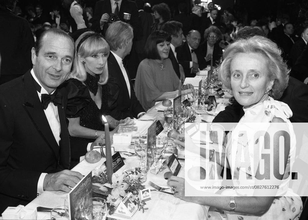Archives - Dany Saval, Jacques Chirac et sa femme Bernadette - Soirée pour le 75ème anniversaire de Loulou Gasté au Paradis Latin, organisée par Line Renaud. Le 18 mars 1983 Jean-Claude Woestelandt Bestimage Paris France