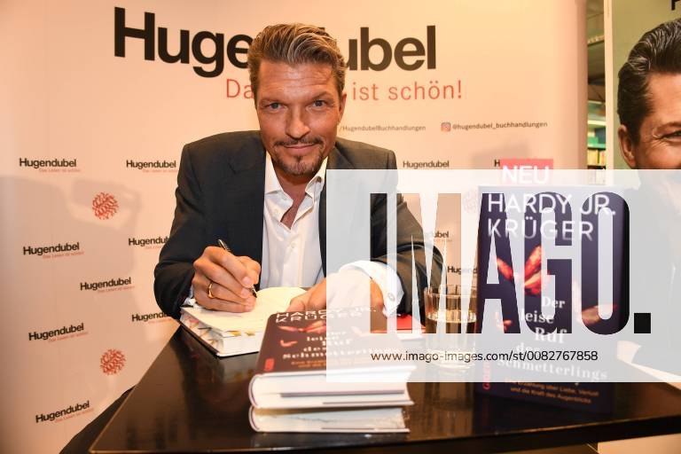 Hardy Krüger jr. Buchpräsentation Der leise Ruf des Schmetterlings Giger Verlag Hugendubel Karlsplatz Buch Lesung lesen München 12. April 2018