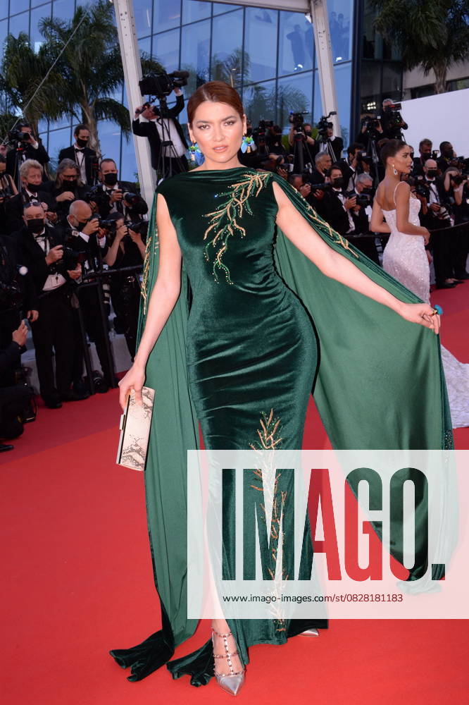 Blanca Blanco - Montée des marches du film « Three Floors Tre Piani» lors du 74ème Festival International du Film de Cannes. Le 11 juillet 2021 Rachid Bellak Bestimage Red carpet for the movie « Three Floors Tre Piani » during the 74th Cannes International Film festival. On July 11th 2021 Cannes France
