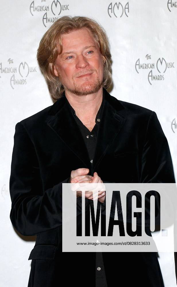 AMA PRESSROOM FB Nov. 16, 2003 - Los Angeles, CA, USA - K34052FB.31ST ANNUAL AMERICAN MUSIC AWARDS - PRESS ROOM.SHRINE AUDITORIUM, LOS ANGELES, CA .11 16 2003 . FITZROY BARRETT 2003.DARYL HALL