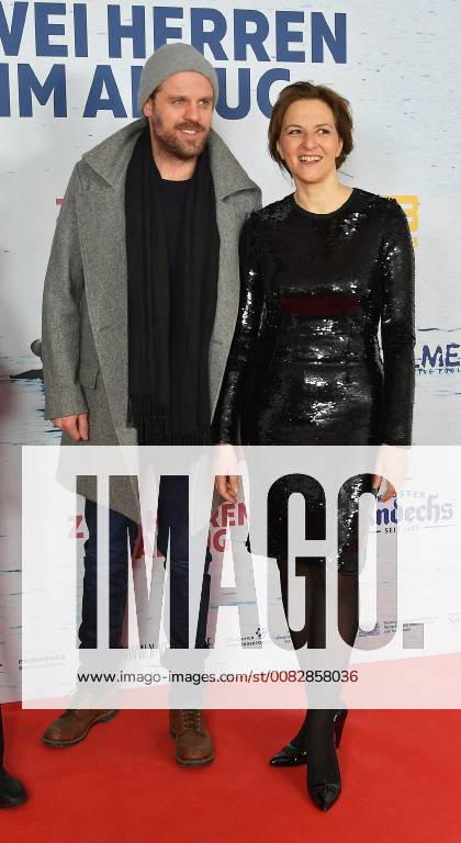 Weltpremiere Zwei Herren im Anzug im Kloster Andechs am 18. März 2018 Simon Donatz und Martina Gedeck