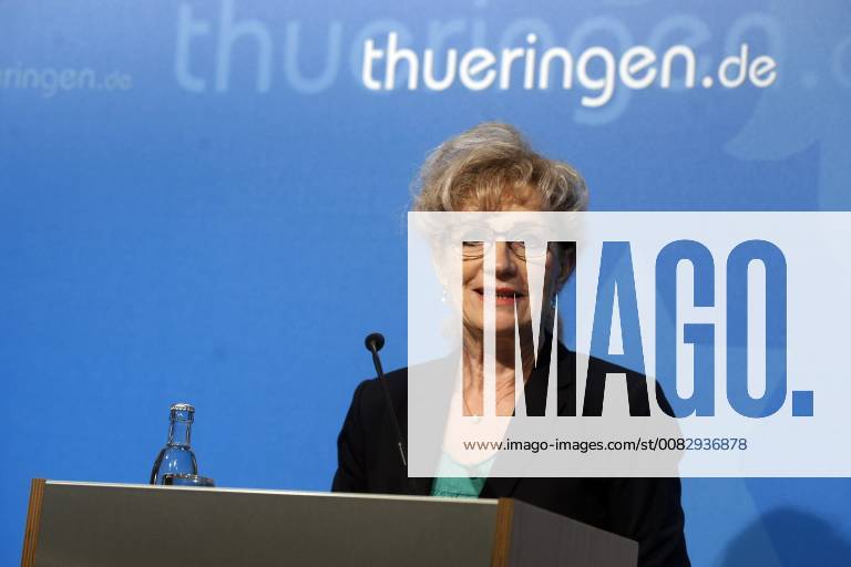 Erfurt Regierungsmedienkonferenz Thüringen Thüringens Verkehrsministerin Birgit Keller stellt den Nahverkehrsplan 2018 bis 2022 für den Freistaat Thüringen vor.