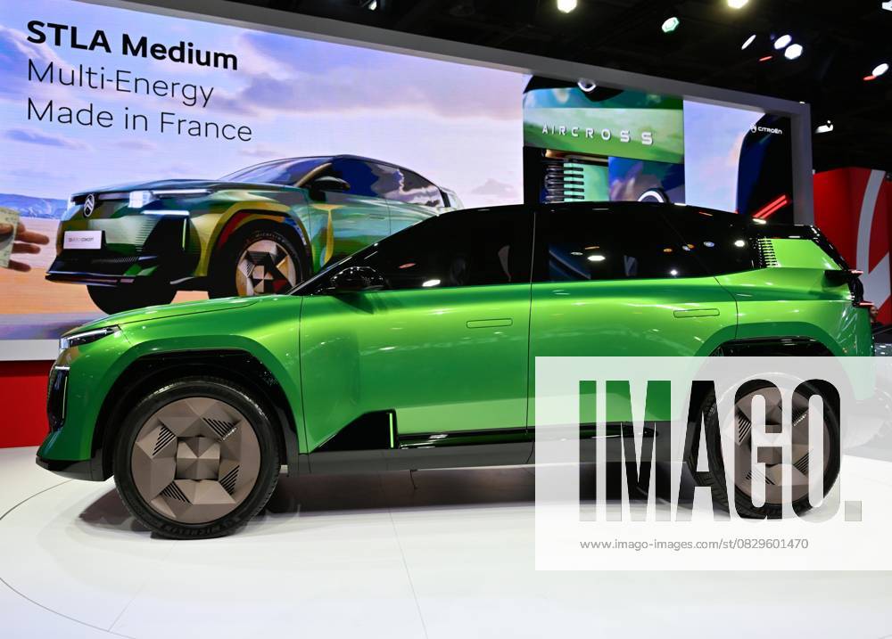Paris Motor Show 2024 PARIS, FRANCE - OCTOBER 14: The Citroen C5 Aircross Concept car is on display during the Mondial de l Automobile (Paris Motor Show) at the Porte de Versailles Exhibition Center in Paris, France on October 14, 2024. France World. Editorial use only. Please get in touch for any other usage.