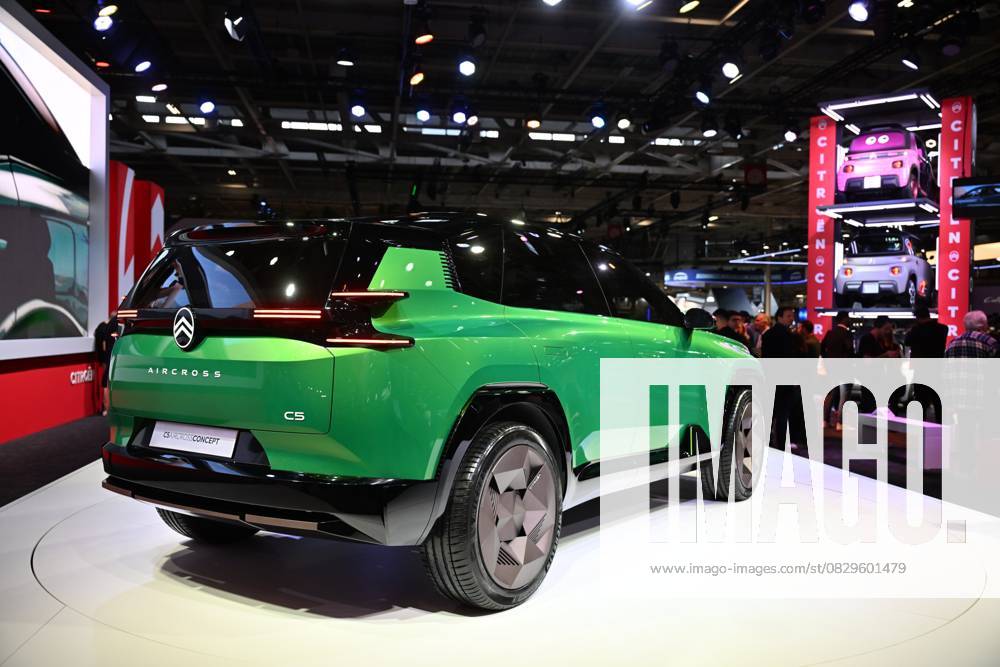 Paris Motor Show 2024 PARIS, FRANCE - OCTOBER 14: The Citroen C5 Aircross Concept car is on display during the Mondial de l Automobile (Paris Motor Show) at the Porte de Versailles Exhibition Center in Paris, France on October 14, 2024. France World. Editorial use only. Please get in touch for any other usage.
