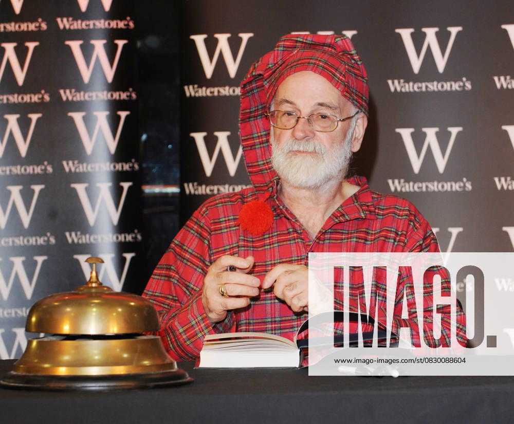 Multi-million-selling British author Sir Terry Pratchett at a book signing at Waterstone s in Piccadilly London, England- 01.09.10, London, United Kingdom WENN 2983020