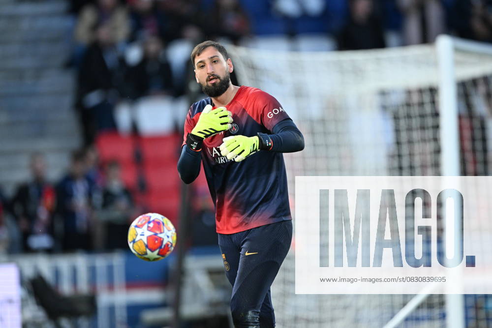 Paris Saint-Germain v Barcelona - UEFA Champions League PARIS, FRANCE - APRIL 10: Gianluigi Donnarumma of Paris Saint-Germain reacts during the UEFA Champions League quarter finals first leg football match between Paris Saint-Germain and FC Barcelona at Parc des Princes in Paris, France on April 10, 2024. France World. Editorial use only. Please get in touch for any other usage.