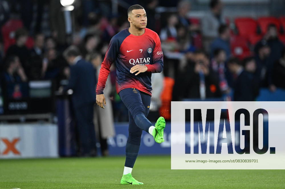 Paris Saint-Germain v Barcelona - UEFA Champions League PARIS, FRANCE - APRIL 10: Kylian Mbappe of Paris Saint-Germain warms up ahead of the UEFA Champions League quarter finals first leg football match between Paris Saint-Germain and FC Barcelona at Parc des Princes in Paris, France on April 10, 2024. France World. Editorial use only. Please get in touch for any other usage.