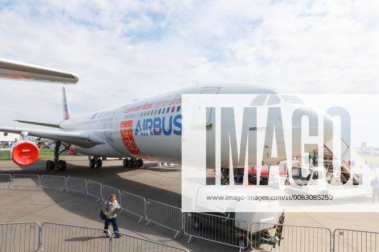 DEU, Deutschland, Brandenburg, Schönefeld, 25.04.2018: ILA Berlin Air Show, Internationale Luft- und Raumfahrtausstellung Berlin - Auf der ILA Berlin Air Show 2018 zeigt Airbus sein Flight Lab BLADE-Testflugzeug (EU-Clean-Sky-Partnern). Airbus A340 Reg. F-WWAI