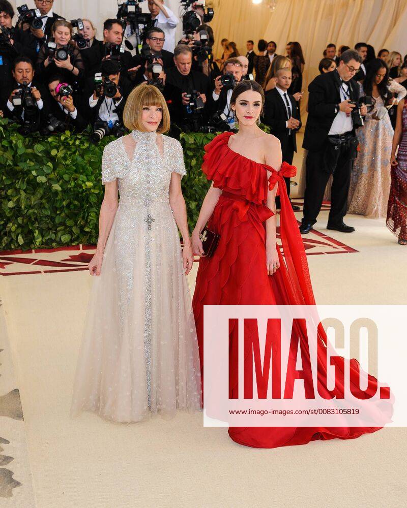 New York, NY, U.S. - 07 May 2018 - New York, New York - Anna Wintour, Bee Schaffer. 2018 Metropolitan Museum of Art Costume Institute Gala: Heavenly Bodies: Fashion and the Catholic Imagination. Photo Credit: Christopher Smith AdMedia New York U.S. - ZUMAa123 20180507_zaa_a123_342