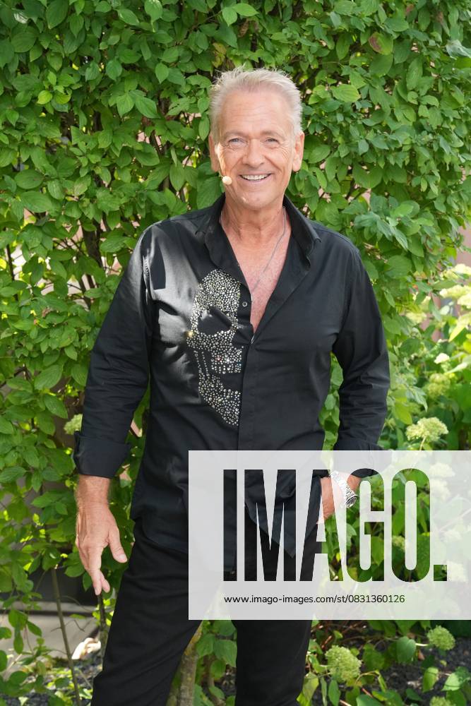 ZDF-Fernsehgarten 2025. Olaf Berger im ZDF Fernsehgarten - Motto DISCOFOX am 24.08.2025 in Mainz. Mainz ZDF Fernsehgarten Rheinland-Pfalz