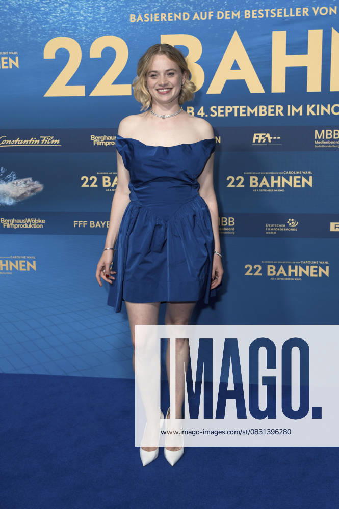 Luna Wedler bei der Premiere des Kinofilms 22 Bahnen in der Astor Film Lounge im Arri. München