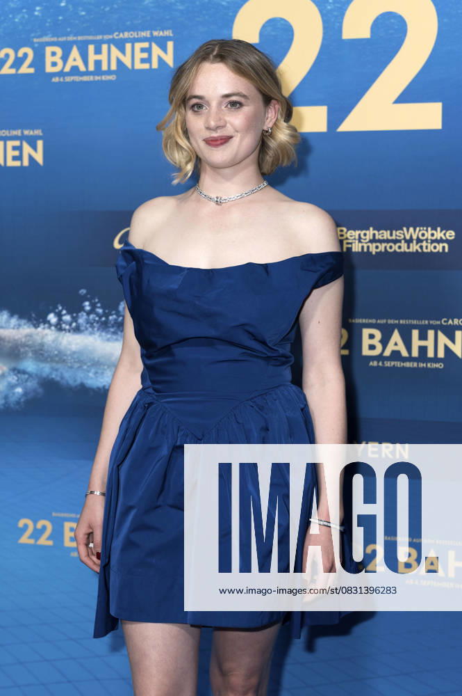 Luna Wedler bei der Premiere des Kinofilms 22 Bahnen in der Astor Film Lounge im Arri. München