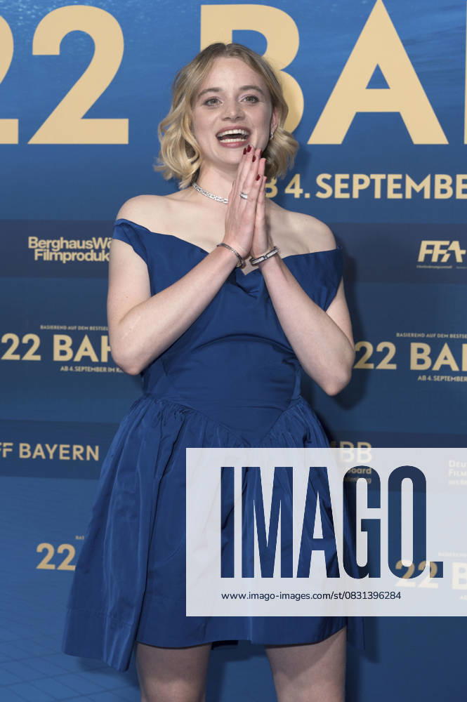 Luna Wedler bei der Premiere des Kinofilms 22 Bahnen in der Astor Film Lounge im Arri. München