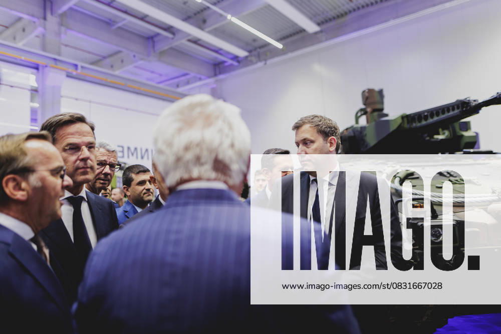 (R-L) Lars Klingbeil, Bundesminister der Finanzen, Armin Papperger, Vorstandsvorsitzender von Rheinmetall, Mark Rutte, Generalsekretaer der NATO, und Boris Pistorius (SPD), Bundesminister der Verteidigung, aufgenommen im Rahmen der Werkseroeffnung von Rheinmetall in Unterluess, 27.08.2025. Fotografiert im Auftrag des Bundesministeriums der Finanzen. Unterluess Deutschland