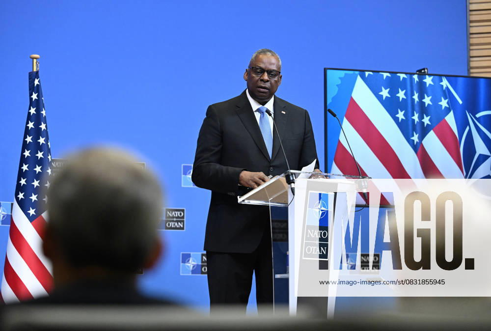 US Secretary of Defense Lloyd Austin BRUSSELS, BELGIUM - OCTOBER 12: US Secretary of Defense Lloyd Austin speaks during the press conference after the NATO Defense Ministers Meeting in Brussels, Belgium on October 12, 2023. Brussels Hoofdstedelijk Gewest Belçika. Editorial use only. Please get in touch for any other usage.