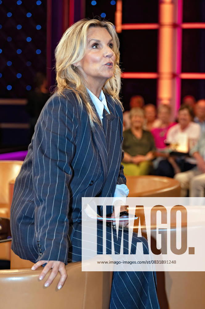MDR - Riverboat. Moderatorin Kim Fisher anläßlich der Aufzeichnung der MDR - Talkshow Riverboat am 29.08.2025 in der Mediacity Leipzig. 20250829ADO0004