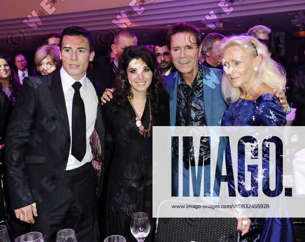 DEUTSCHER NACHHALTIGKEITSPREIS IN DUESSELDORF James Toseland, Katie Melua, Sir Cliff Richard and Marietta Parfitt at Deutscher Nachhaltigkeitspreis award at Maritim Hotel , Duesseldorf, Germany WENN 3594767