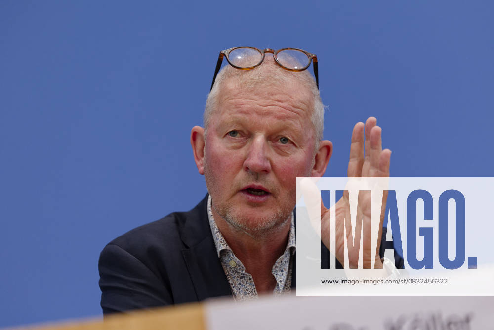 Digital-Expertenkommission Kinder- und Jugendschutz 2025-09-04 Deutschland, Berlin Die Bundesbildungsministerin und Bundesministerin für Familie, Senioren, Frauen und Jugend stellt die vor ihr ins Leben gerufene Expertenkommission Kinder- und Jugendschutz in der digitalen Welt vor. Im Bild Prof. Dr. Olaf Köller, Co-Vorsitzender der Expertenkommission Kinder- und Jugendschutz in der digitalen Welt.