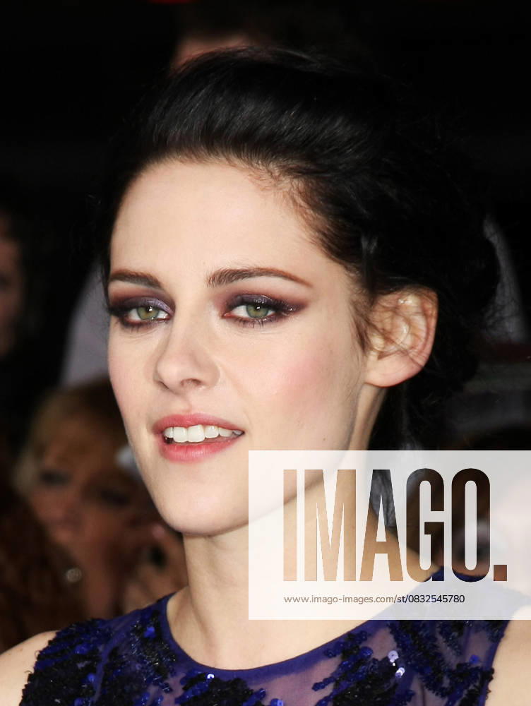 Kristen Stewart The Twilight Saga: Breaking Dawn - Part 1 World Premiere held at Nokia Theatre L.A. Live Los Angeles, California - 14.11.11, United States WENN 3610753