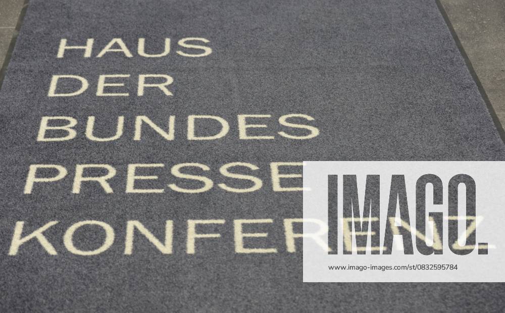 Deutschland, Berlin, Bundespressekonferenz, Thema: Zu den Ergebnissen der Bereinigungssitzung des Haushaltsausschusses zum Bundeshaushalt 2025 (AfD)