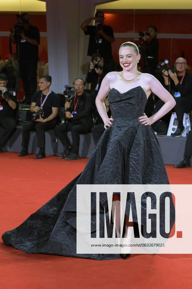 Luna Wedler bei der Premiere des Kinofilms Silent Friend Stille Freundin auf der Biennale di Venezia 2025 82. Internationale Filmfestspiele von Venedig im Palazzo del Cinema. Venedig