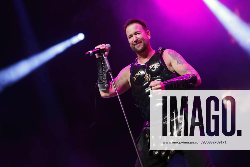 Schlagerstar Michael Wendler bei seinem Konzert in der Rudolf-Weber-Arena in Oberhausen. Oberhausen, 06.09.2025 NRW Deutschland