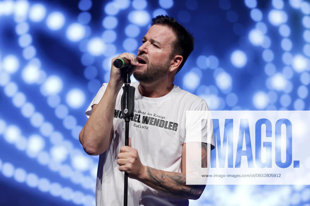 Schlagerstar Michael Wendler bei seinem Konzert in der Rudolf-Weber-Arena in Oberhausen. Oberhausen, 06.09.2025 NRW Deutschland