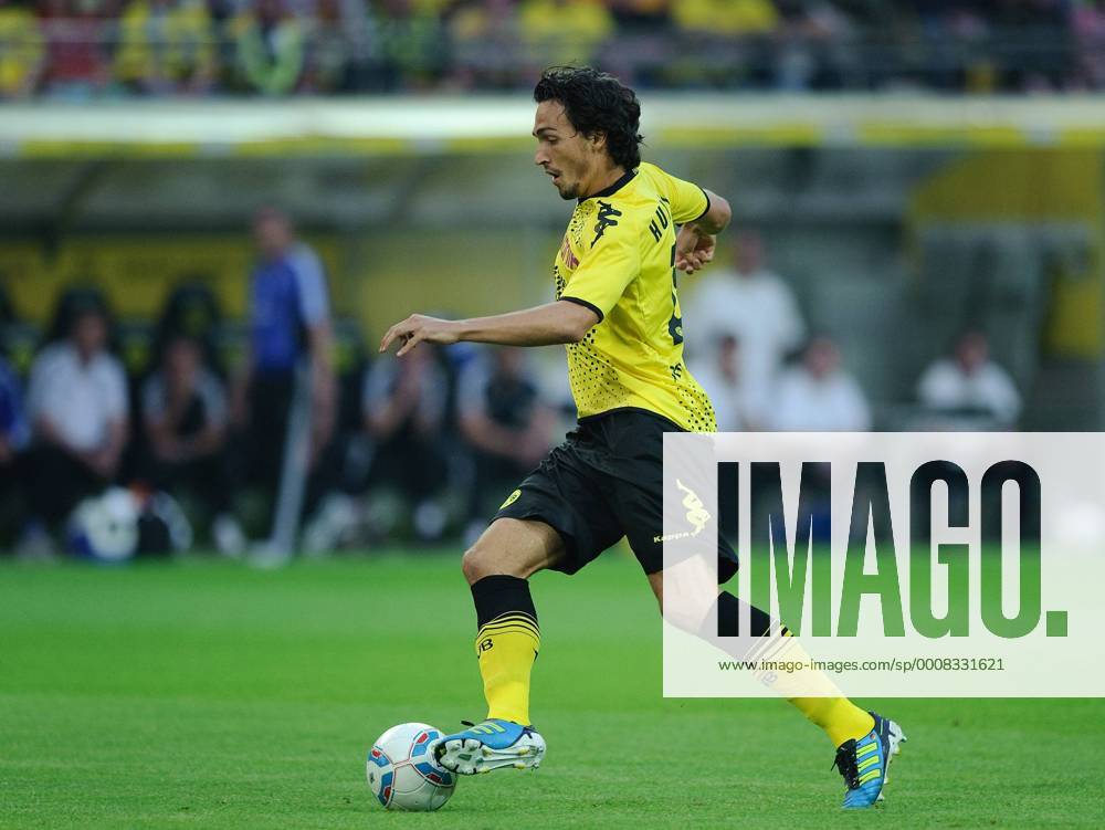 Fussball Bundesliga Saison 2011 2012 1. Spieltag Borussia Dortmund - Hamburger SV Mats HUMMELS (BVB). motivio1