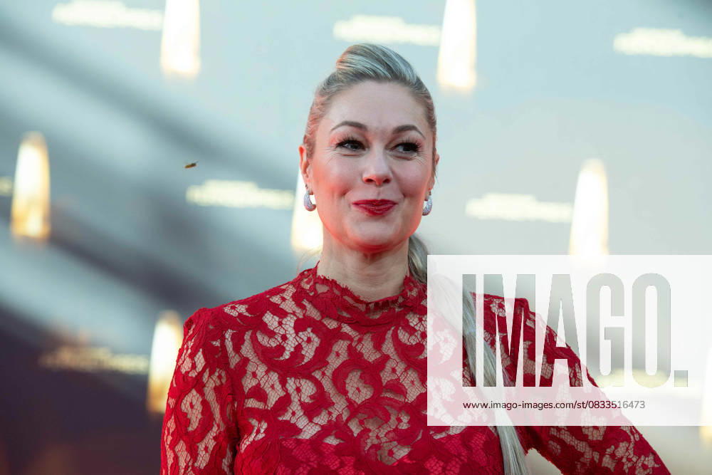 Ruth MOSCHNER, Moderatorin, Roter Teppich, Red Carpet Show, Ankunft, arrival, Verleihung des Deutschen Fernsehpreises, Der Deutsche Fernsehpreis 2025, Deutscher Fernsehpreis 2025 in den MMC Studios Koeln, am 10.09.2025.