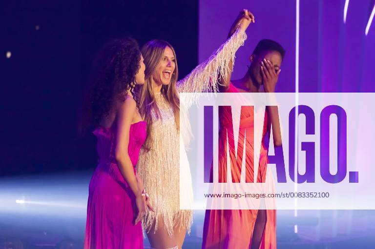 Julianna Townsend, Heidi Klum und Oluwatoniloba Dreher-Adenuga beim Finale von Germany s Next Topmodel 2018 im ISS Dome. Düsseldorf