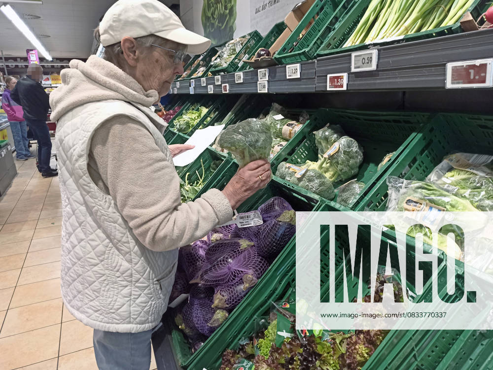 Netto-Einkauf zu Zeiten von Inflation und Konjunktur. Netto-Einkauf in einem Supermarkt oder Discounter
