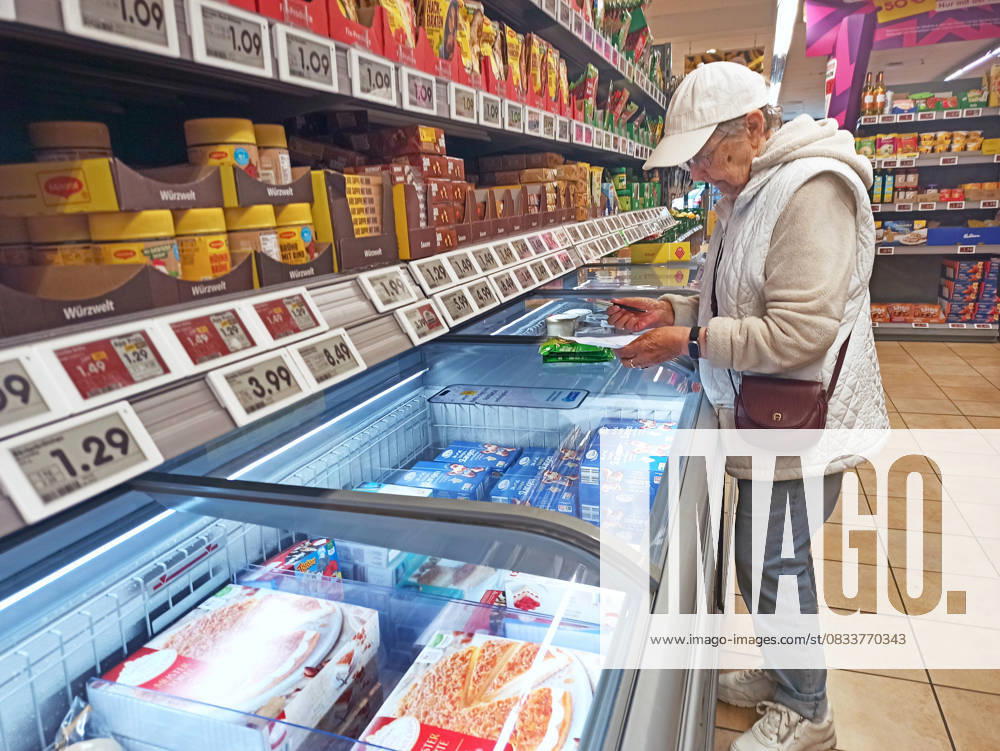 Netto-Einkauf zu Zeiten von Inflation und Konjunktur. Netto-Einkauf in einem Supermarkt oder Discounter