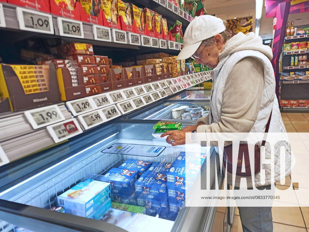Netto-Einkauf zu Zeiten von Inflation und Konjunktur. Netto-Einkauf in einem Supermarkt oder Discounter