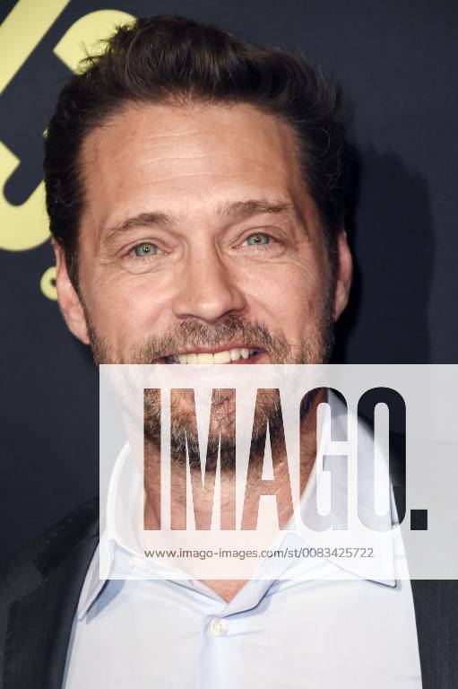 Jason Priestley bei der Premiere der TV Serie Private Eyes im Gloria Palast. München