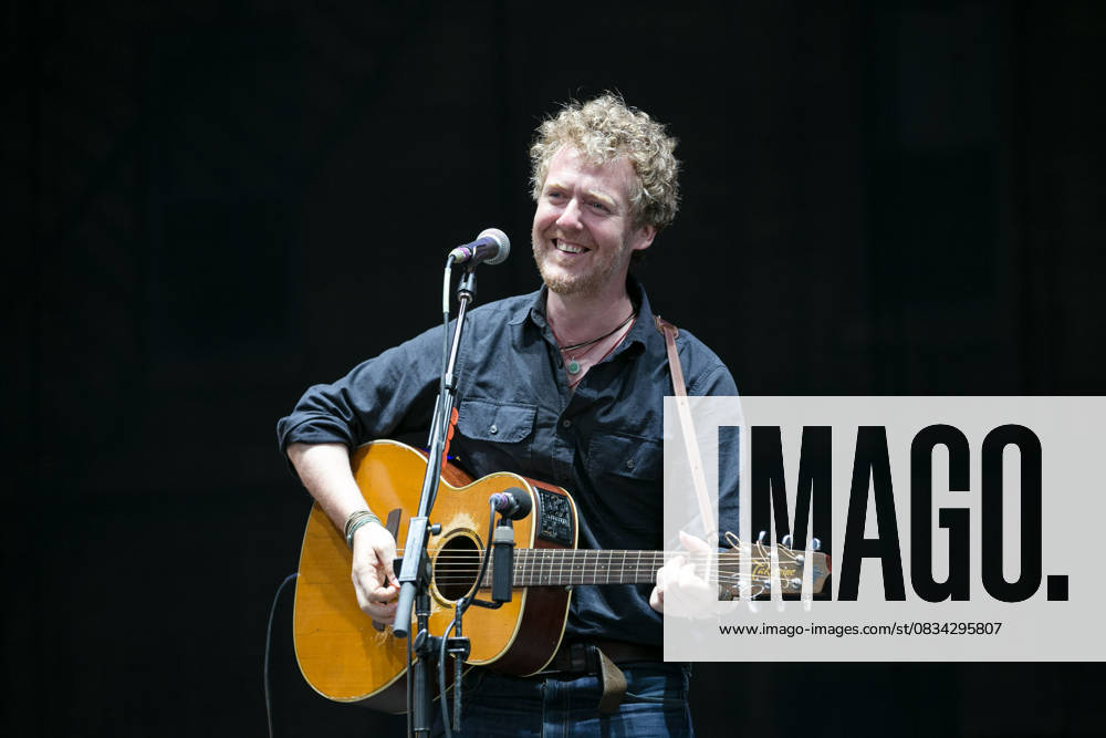 Glen Hansard performing live at Festival Sudoeste TMN at Herdade da Casa Branca - Day Three Zambujeira do Mar, Portugal - 03.08.12, Portugal WENN 4020353