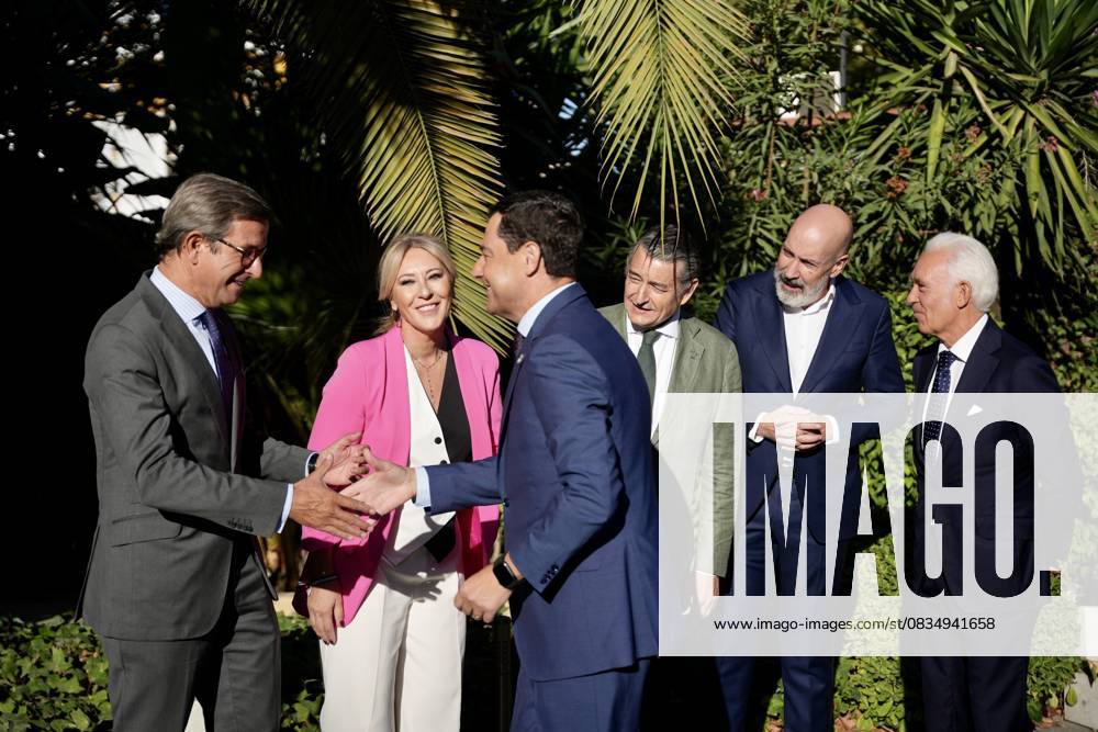 The President of the Junta de Andalucia, Juanma Moreno c with the Minister of the Presidency, Interior, Social Dialogue and Administrative Simplification of the Junta de Andalucia, Antonio Sanz 3d the Minister of Industry, Energy and Mines, Jorge Paradela 1i the Minister of Economy, Finance and European Funds and Government Spokesperson, Carolina Espana 2i the Director of El Confidencial, Nacho Caldero 2d the President of El Confidencial, Josà Antonio Sanchez 1d at the VII Foro Andalucia Investors Day de El Confidencial A 23 de septiembre de 2025, en Sevilla Andalucia, Spain The president of the Junta de Andalucia, Juanma Moreno, speaks at the VII Foro Andalucia Investors Day de El Confidencial 23 SEPTEMBER 2025 Maria JosÃpez Europa Press 6975288