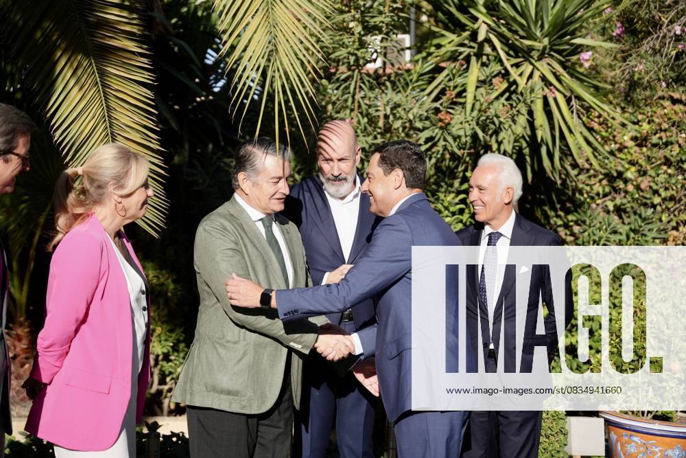The President of the Junta de Andalucia, Juanma Moreno 2d with the Minister of the Presidency, Interior, Social Dialogue and Administrative Simplification of the Junta de Andalucia, Antonio Sanz 2i the Minister of Economy, Finance and European Funds and Government Spokesperson, Carolina Espana 1i the Director of El Confidencial, Nacho Caldero 3d the President of El Confidencial, Josà Antonio Sanchez 1d at the VII Foro Andalucia Investors Day de El Confidencial A 23 de septiembre de 2025, en Sevilla Andalucia, Spain The president of the Junta de Andalucia, Juanma Moreno, speaks at the VII Foro Andalucia Investors Day de El Confidencial 23 SEPTEMBER 2025 Maria JosÃpez Europa Press 23 09 2025 Juanma Moreno speaks at the VII Foro Andalucia Inv 6975291