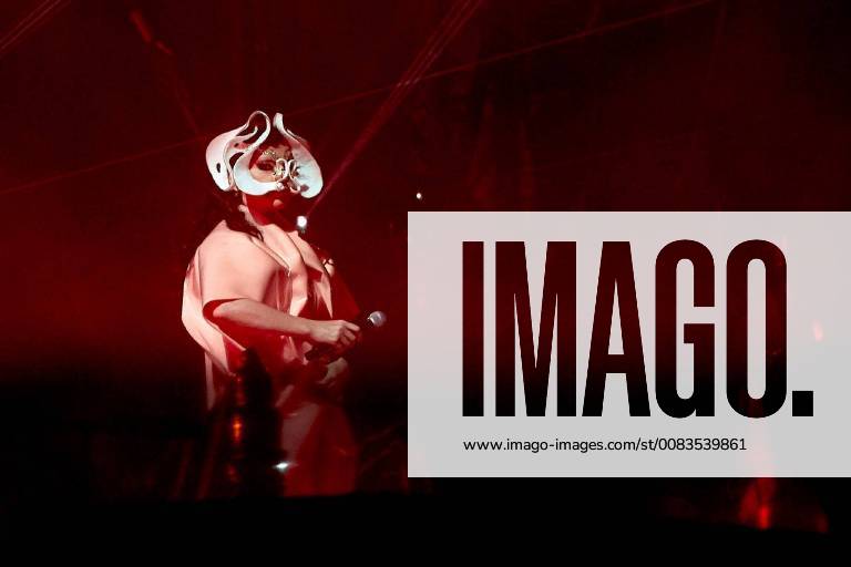 Icelandic singer Bjork performs during the second day of the Primavera Sound at the Forum in Barcelona, Catalonia, Spain, 31 May 2018. Primavera Sound 2018 !ACHTUNG: NUR REDAKTIONELLE NUTZUNG!