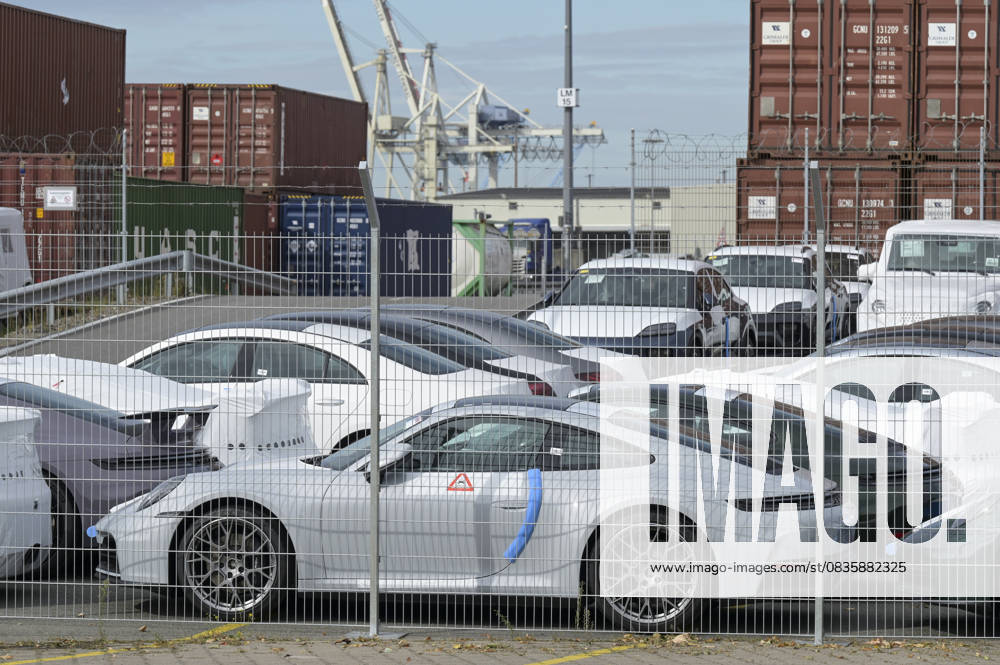 Germany, harbour car terminal GERMANY, Hamburg, port, car terminal HHLA Oswaldkai, car import and export, Porsche cars for export