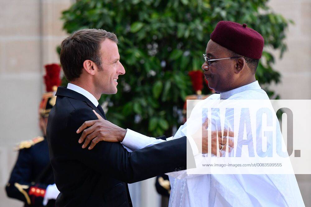 Paris, France - The French President, Emmanuel Macron received for a meeting the Niger Republic President, Mahamadou Issoufou at the Elysee Palace, on the 04 May 2018. Paris France - ZUMAn230 20180604_zaa_n230_731