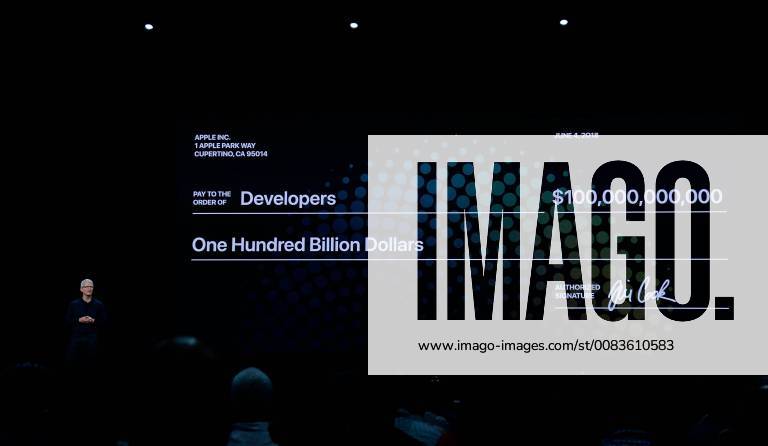 (180605) -- SAN JOSE, June 5, 2018 () -- Apple CEO Tim Cook takes the stage during Apple s Worldwide Developer Conference (WWDC) at the San Jose Convention Center in San Jose, California, the United States, June 4, 2018. ()(gj) US-SAN JOSE-APPLE-WWDC Xinhua