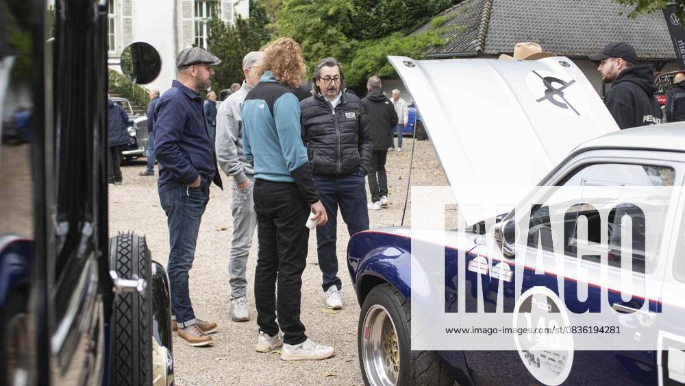 Das Oldtimer und Youngtimertreffen am Freitag, den 03.10.2025, auf Schloss Lauersfort in Moers ist gut besucht. Deutschland NRW Moers