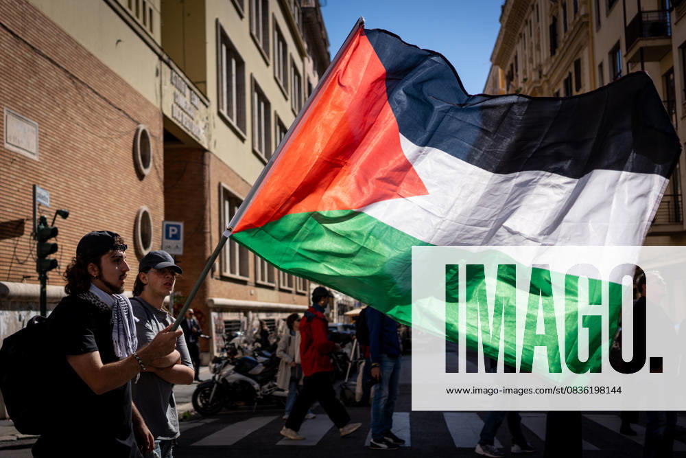 Pro-Palestinian demonstrators march along Rome s roads as they gather for a national general strike to protest against the situation in Gaza, in Rome, Italy, on 02 November 2025. Pro-Palestinian demonstrators march along Rome s roads as they gather for a national general strike to protest against the situation in Gaza two days after Israeli forces intercepted the Global Sumud Flotilla in the Mediterranean Sea, in Rome, Italy, on 02 November 2025., Credit:Stefano Costantino TTL Avalon Italy, Rome